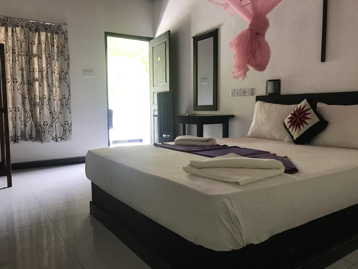 Golden Beach Inn Trincomalee Exterior photo